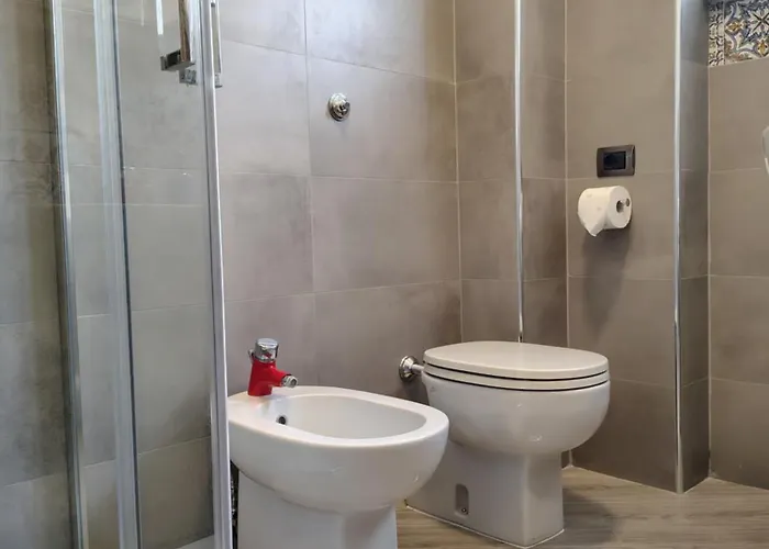 Your Perfect Host In * Roma