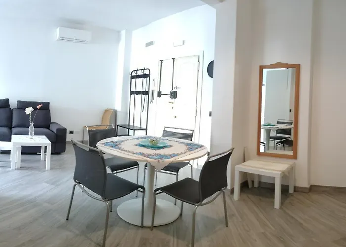 Your Perfect Host In * Roma